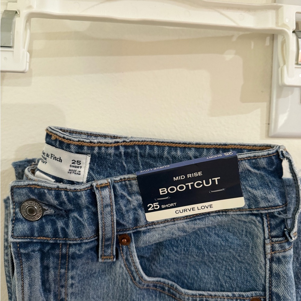 A&F Mid Rise BootCut Jeans - Picture 5 of 5